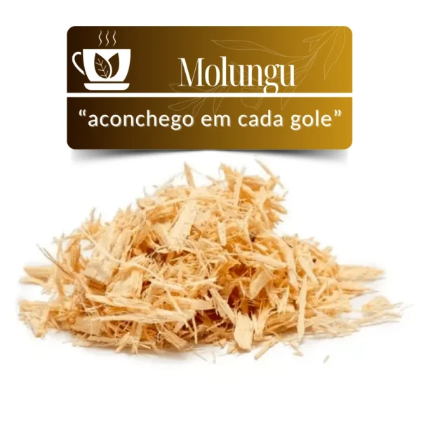 Ramo da planta Molungu triturado in natura com etiqueta personalizada e frase “Aconchego em cada gole”, em estilo rústico e natural.